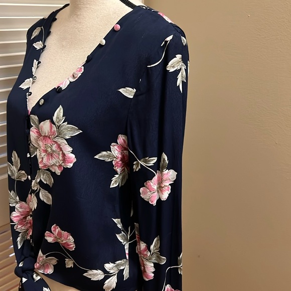 Cupcakes and Cashmere Jerome Blouse in Floral Navy and Pink, Size Medium - Picture 8 of 16